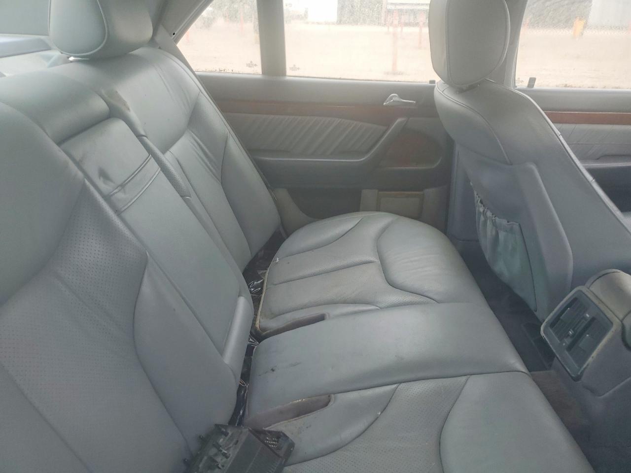 Mercedes-Benz S-Class 320w