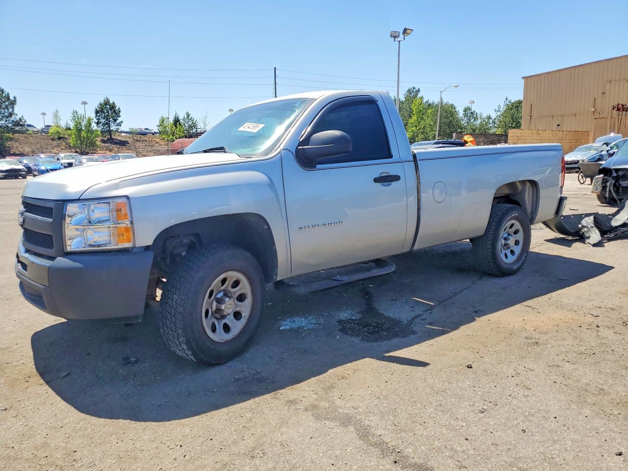 Salvage Chevrolet Silverado Image