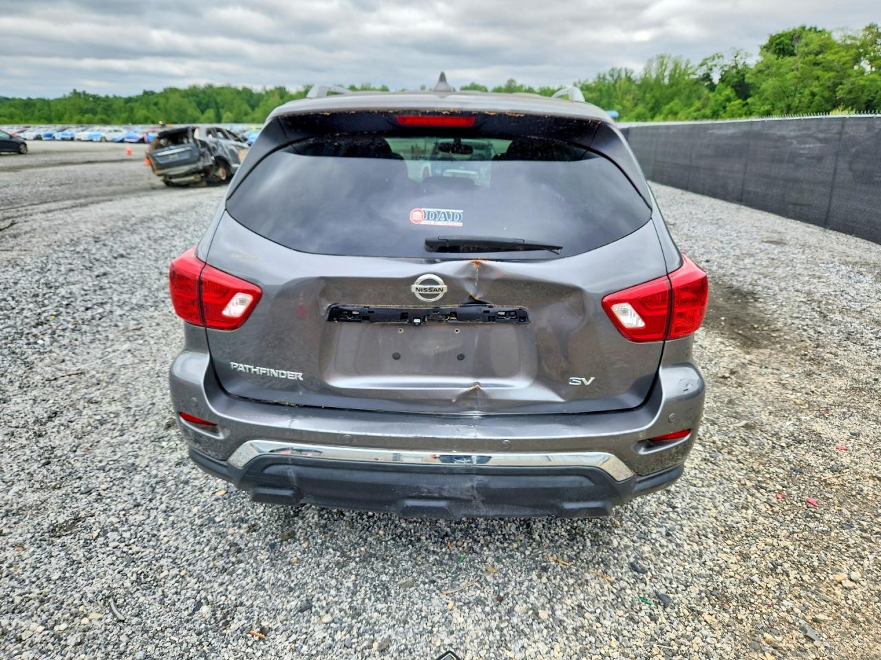 Nissan Pathfinder Sv