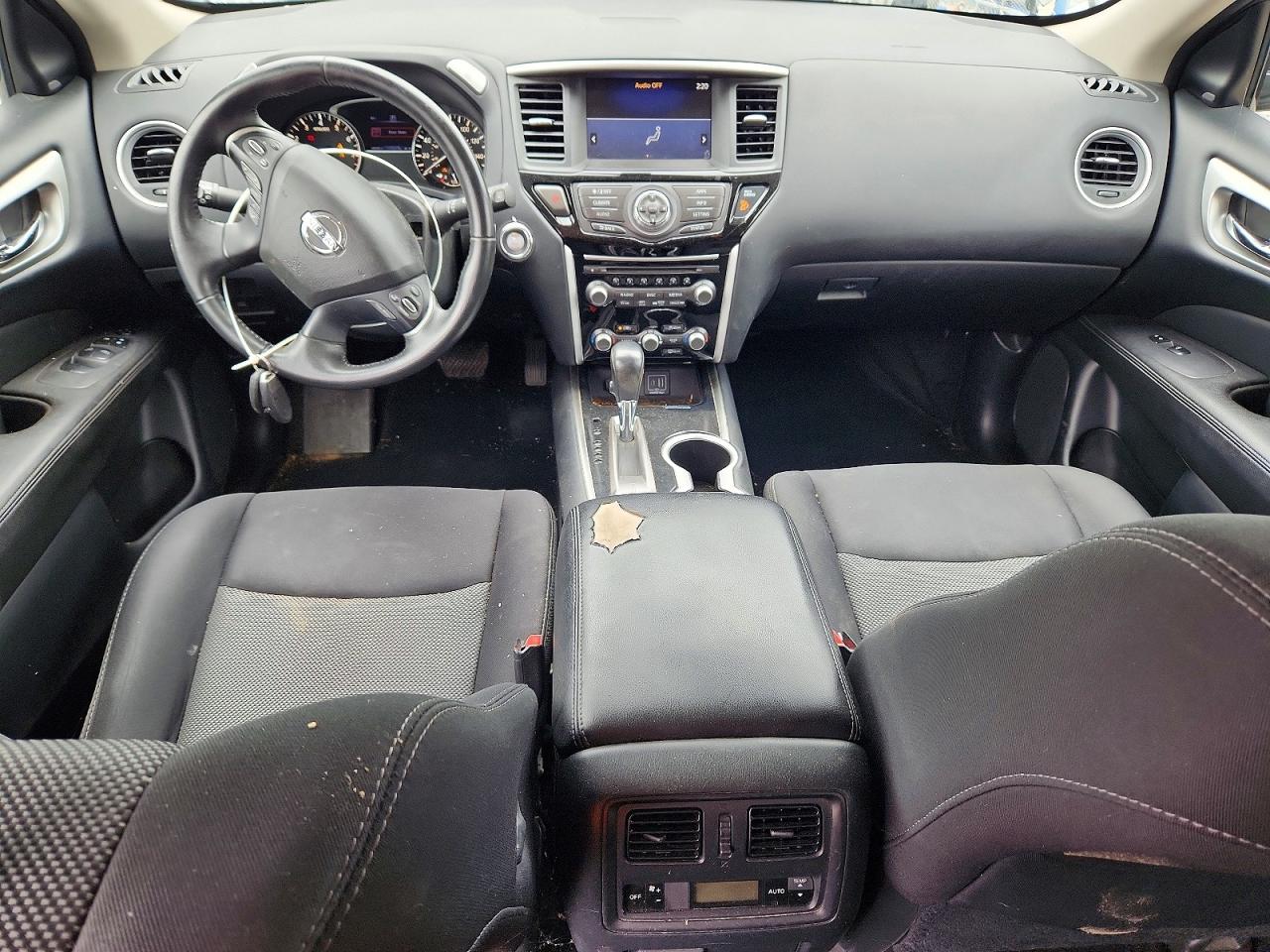 Nissan Pathfinder Sv