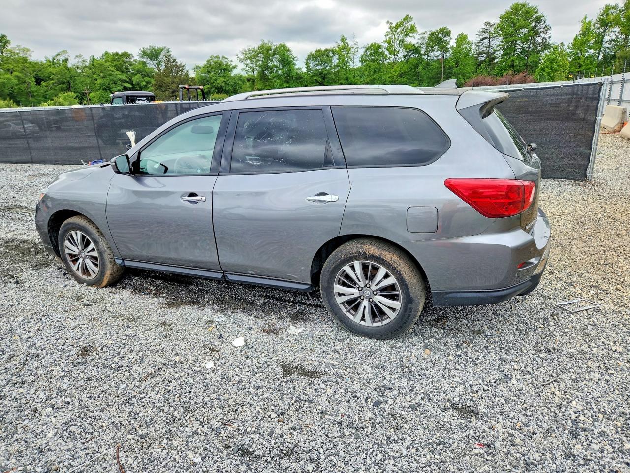 Nissan Pathfinder Sv
