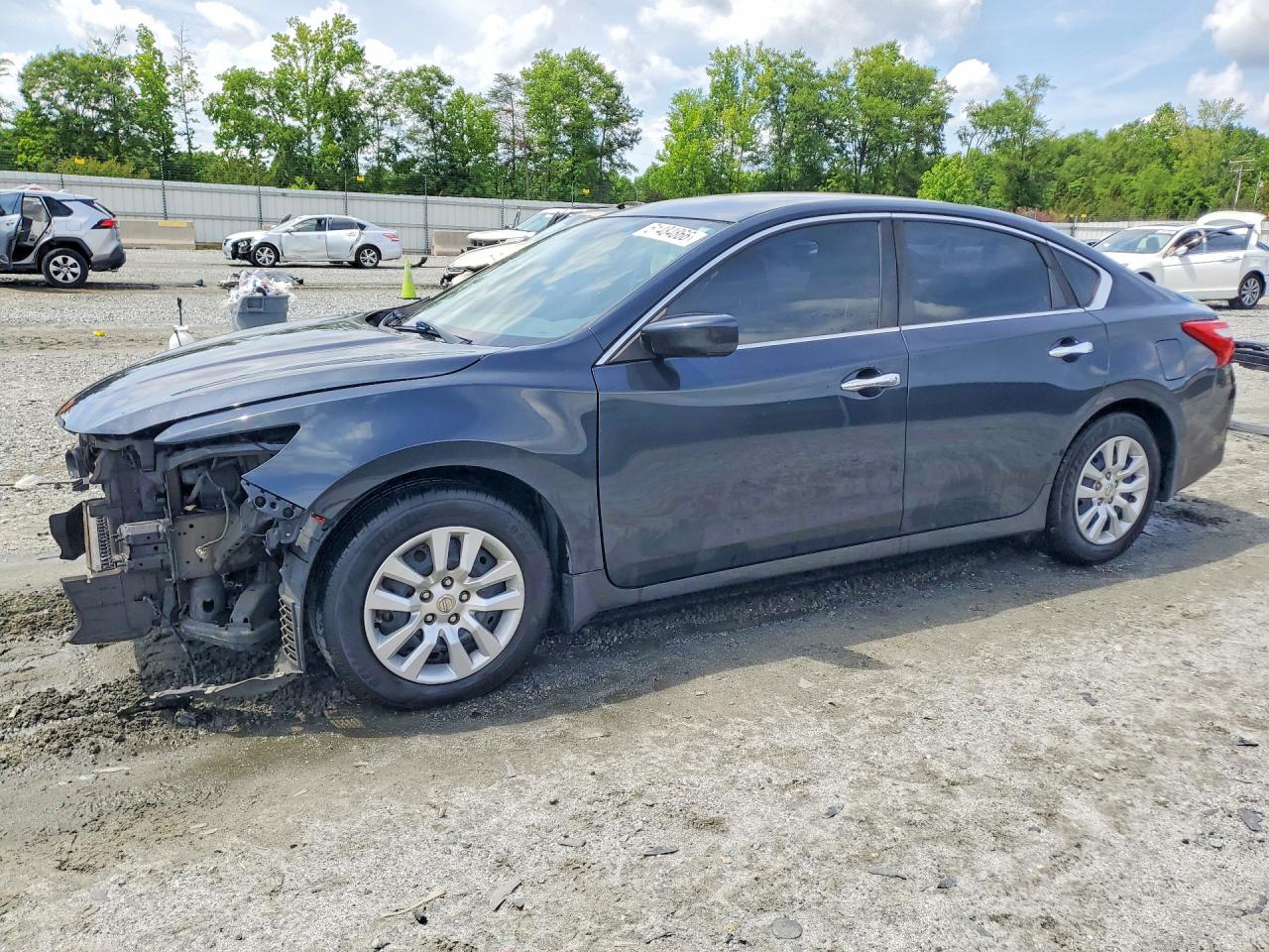 Salvage Nissan Altima Image