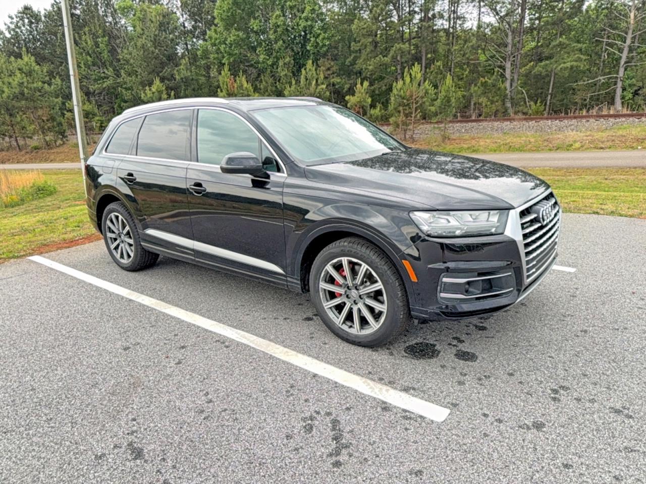 Salvage Audi Q7 Image