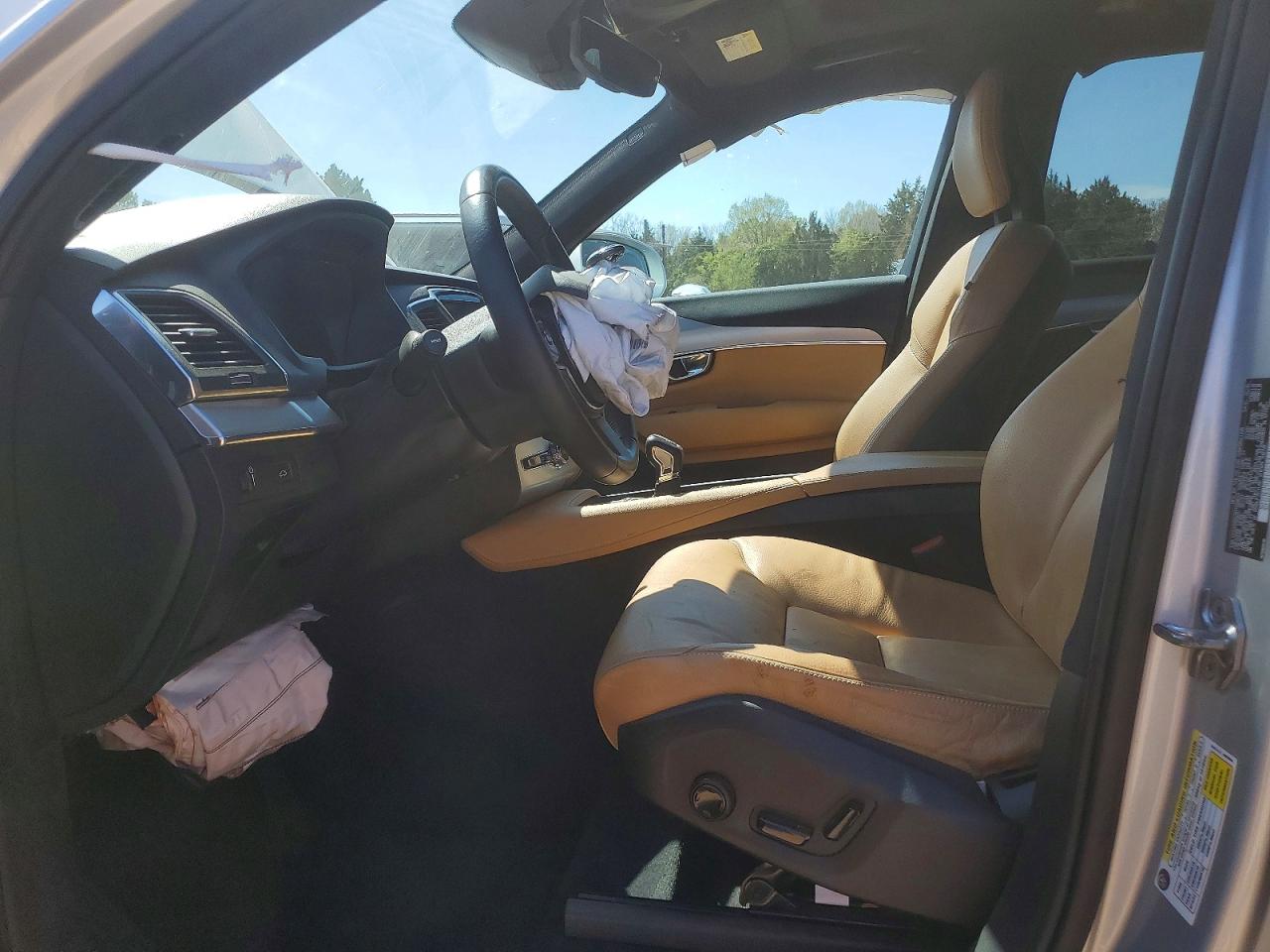 Volvo XC90 T6