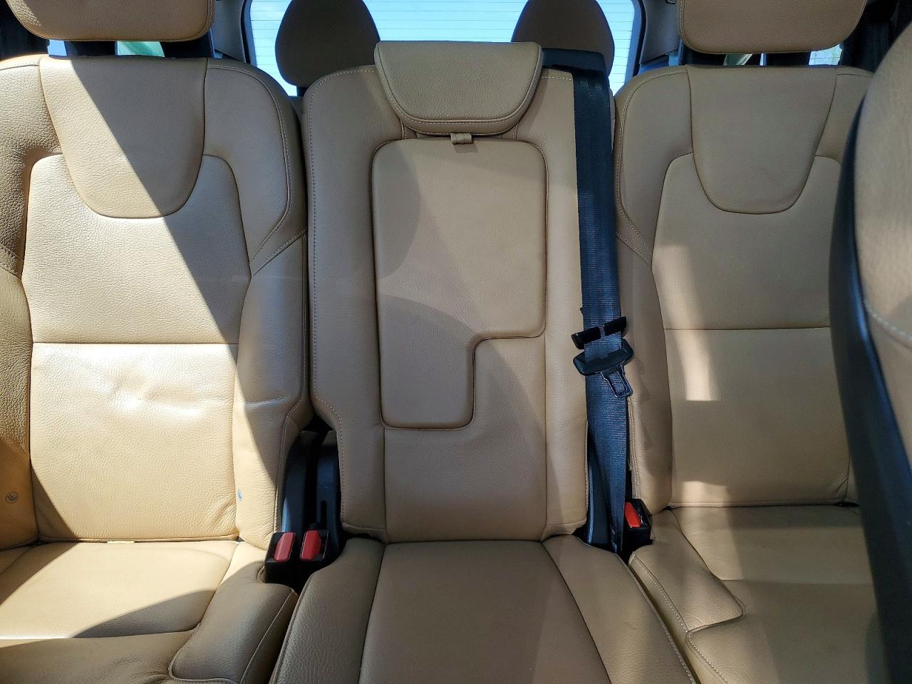 Volvo XC90 T6