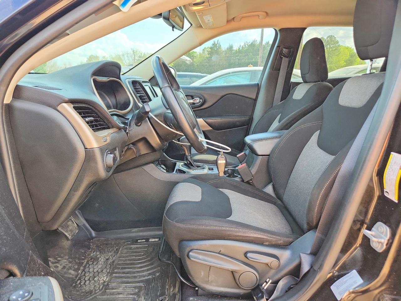 Jeep Cherokee Sport