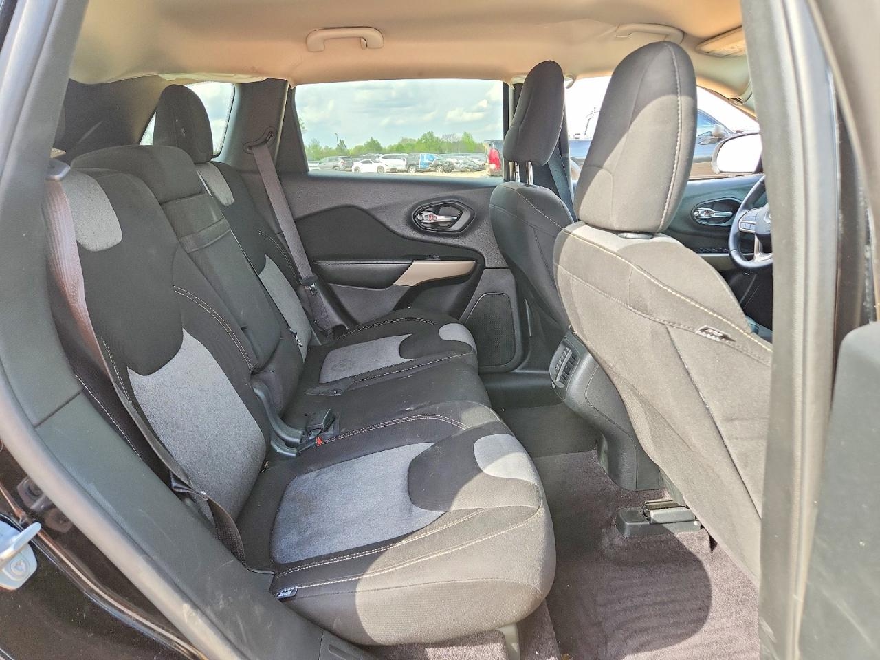 Jeep Cherokee Sport