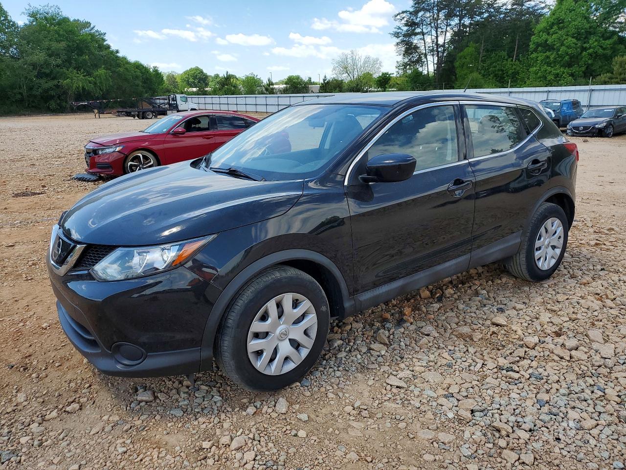 Salvage Nissan Rogue Image