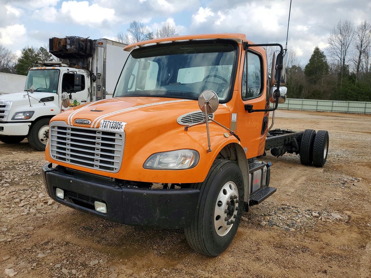 Salvage Freightliner M2 Image