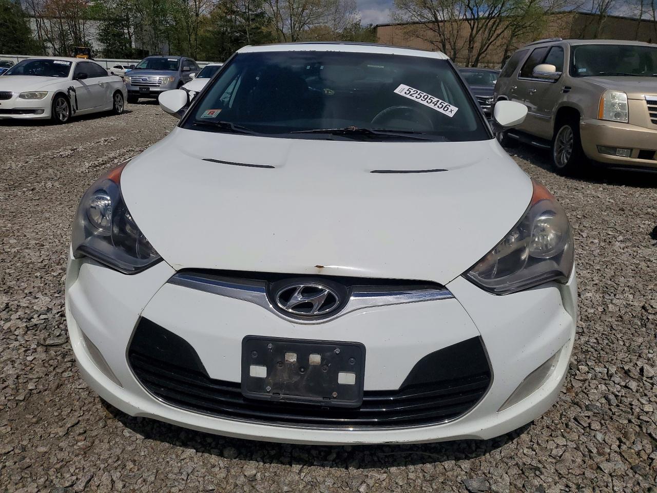 Hyundai VELOSTER Base