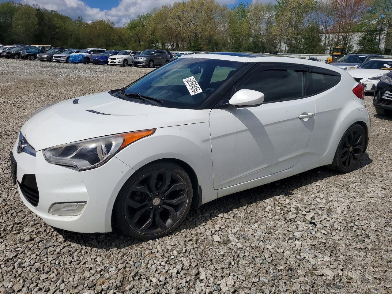 Salvage Hyundai VELOSTER Image