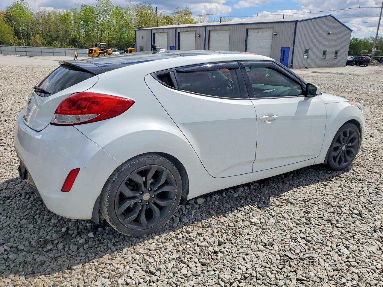 Hyundai VELOSTER Base