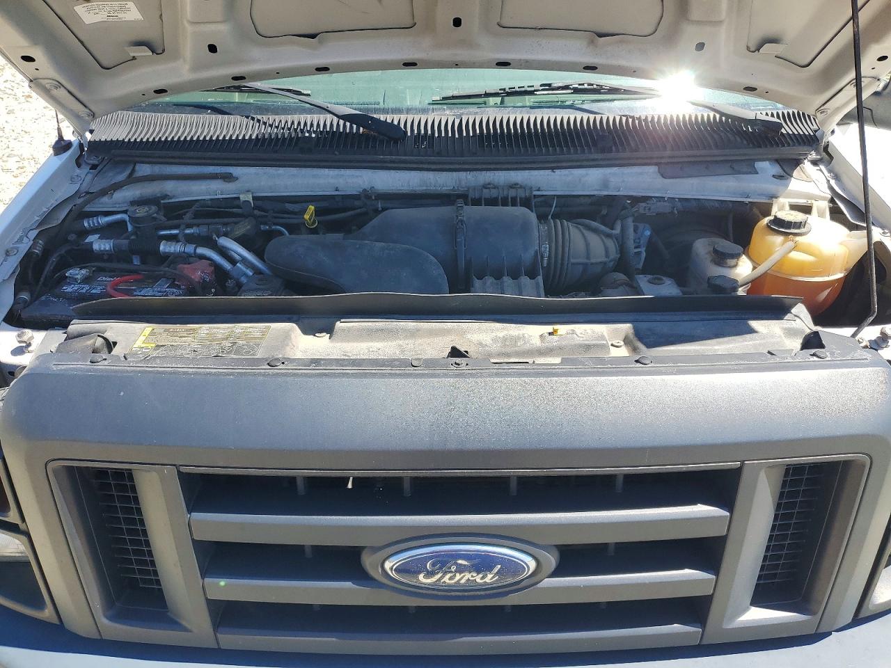 Ford Econoline E350 Super Duty Van