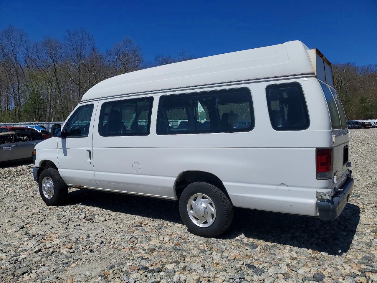 Ford Econoline E350 Super Duty Van