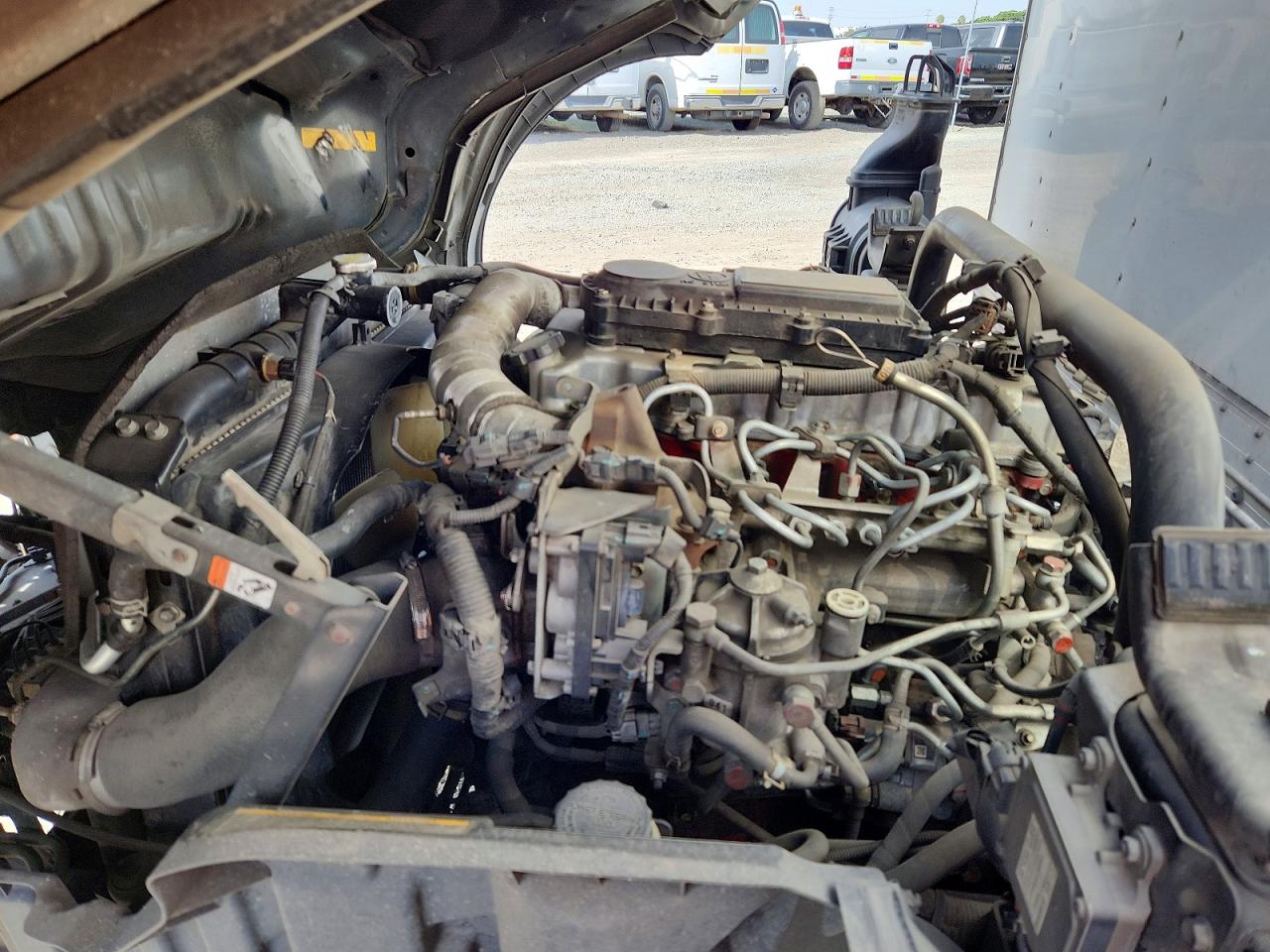 Hino 195