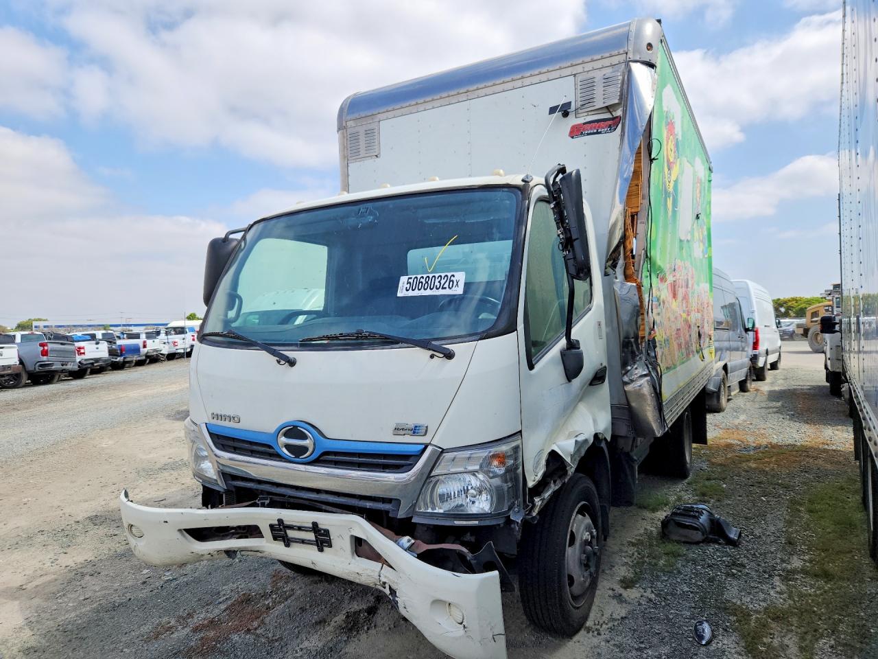Salvage Hino 195 Image