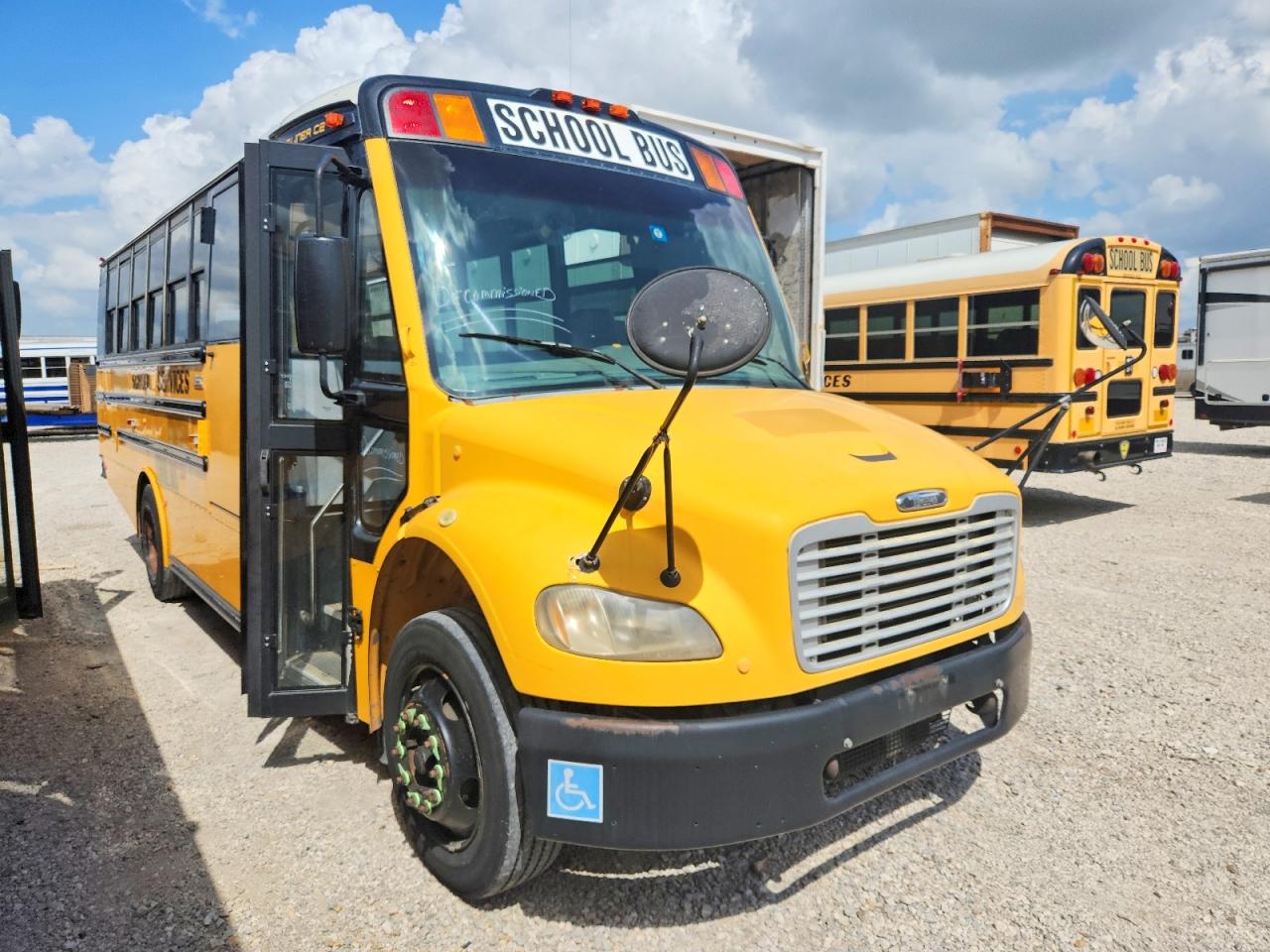 Salvage Thomas School Bus Image