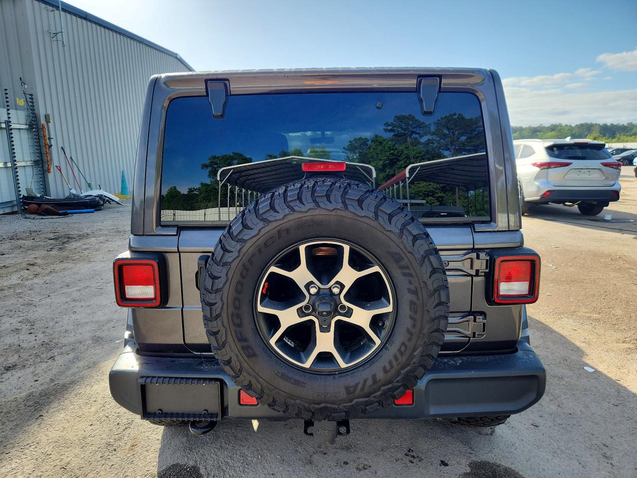 Jeep Wrangler Sahara