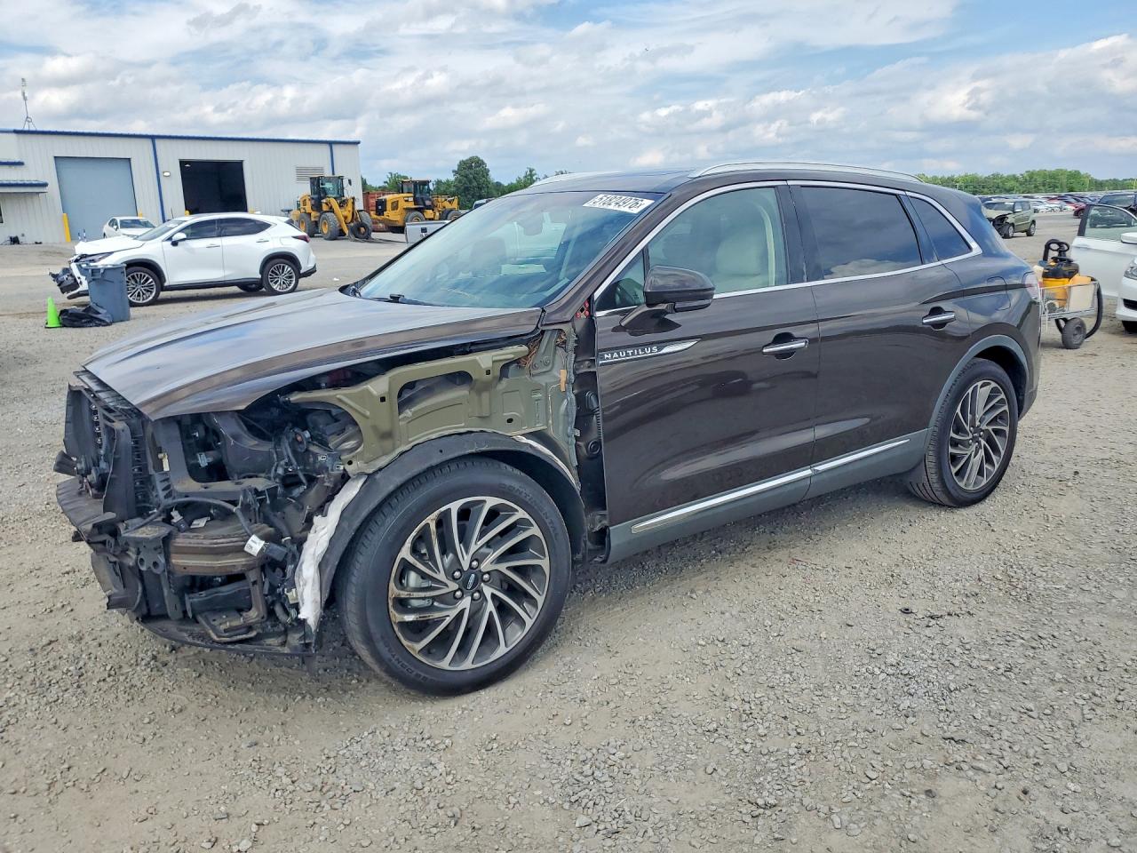 Salvage Lincoln Nautilus Image
