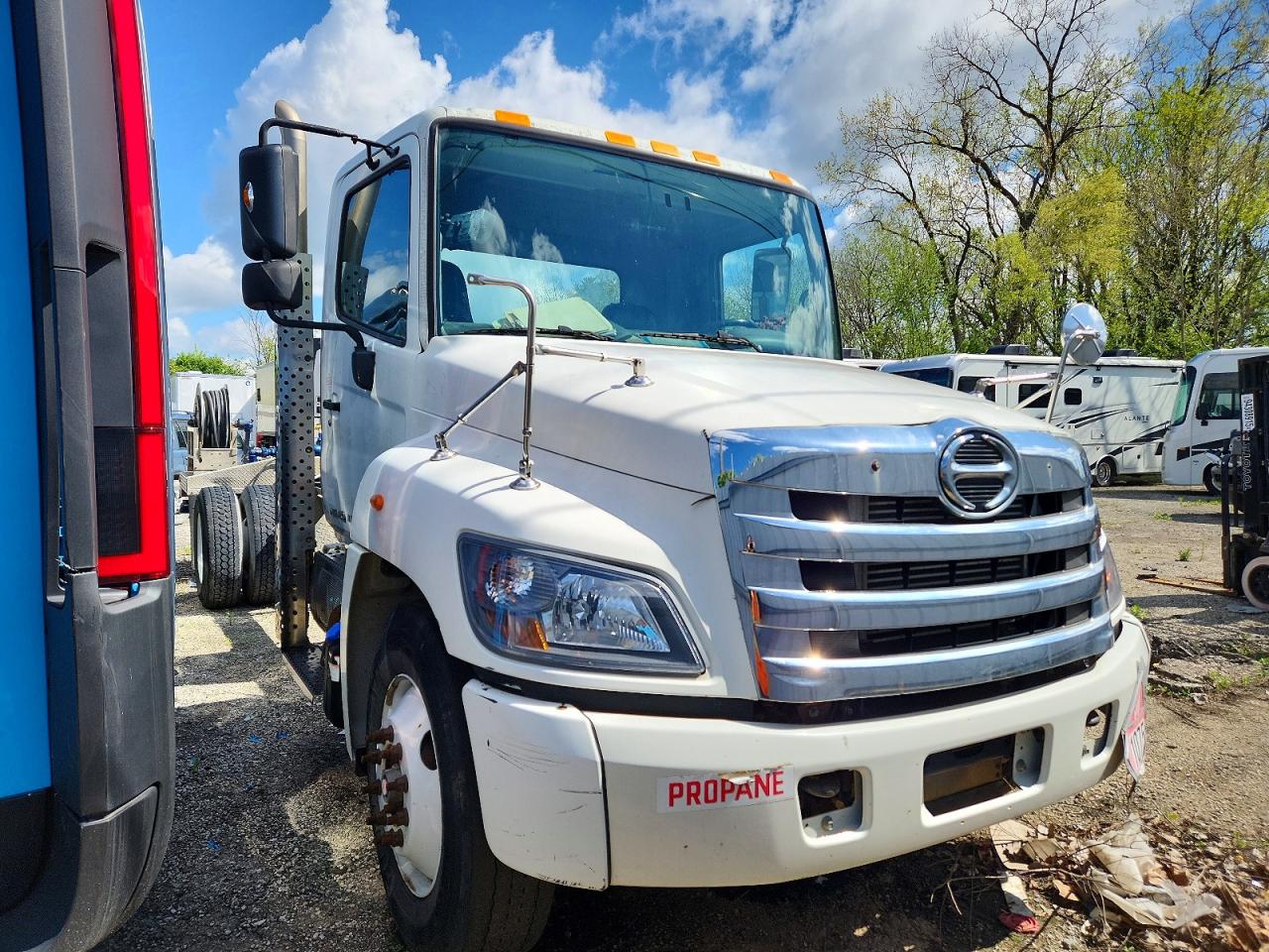 Salvage Hino Hino 338 Image
