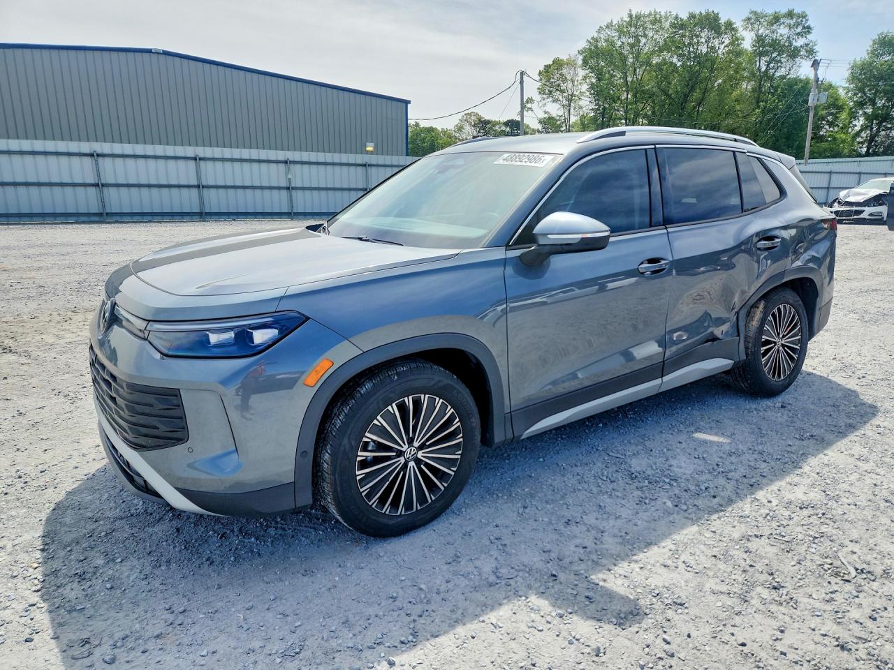 Salvage Volkswagen Tiguan Image