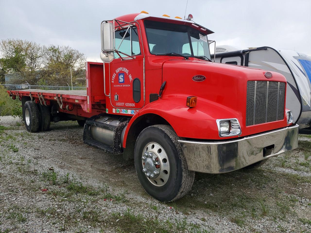 Peterbilt 330