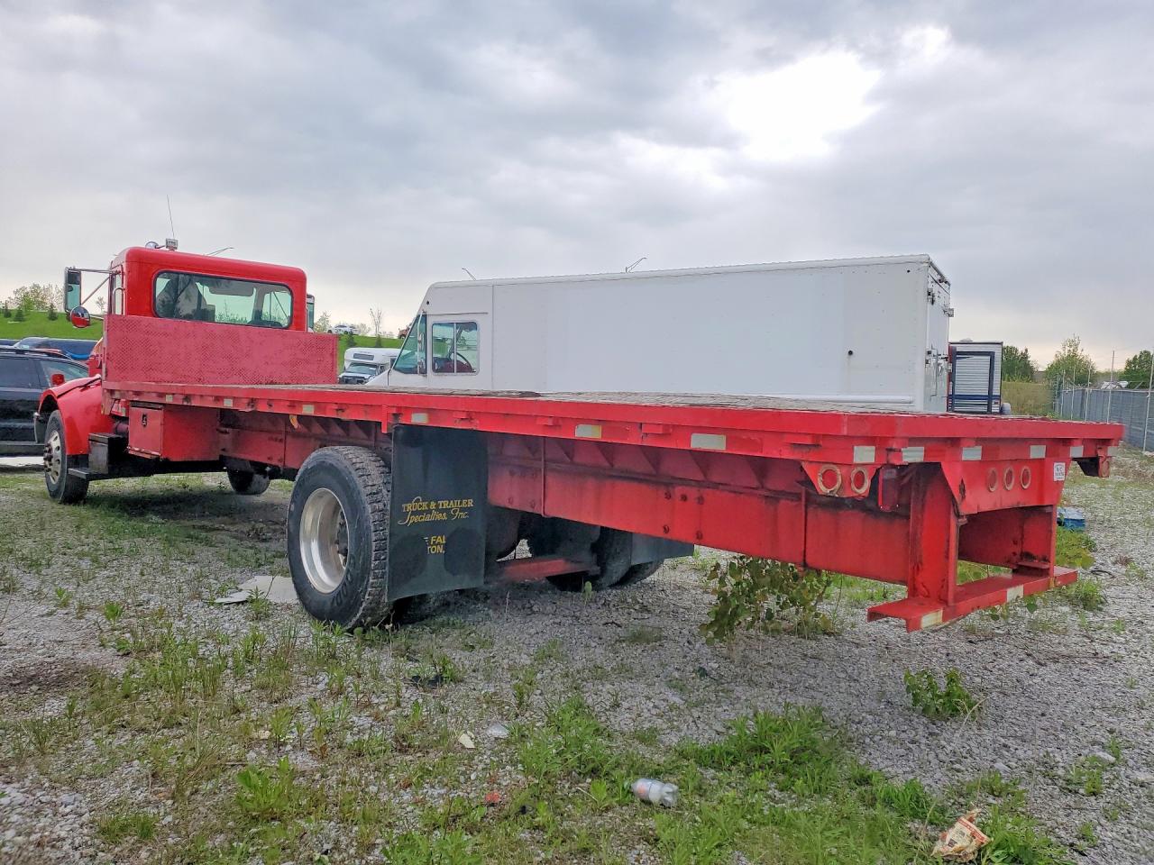 Peterbilt 330