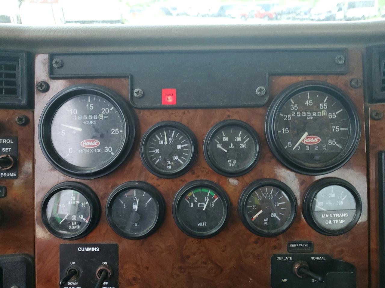 Peterbilt 330