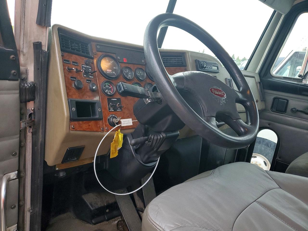 Peterbilt 330