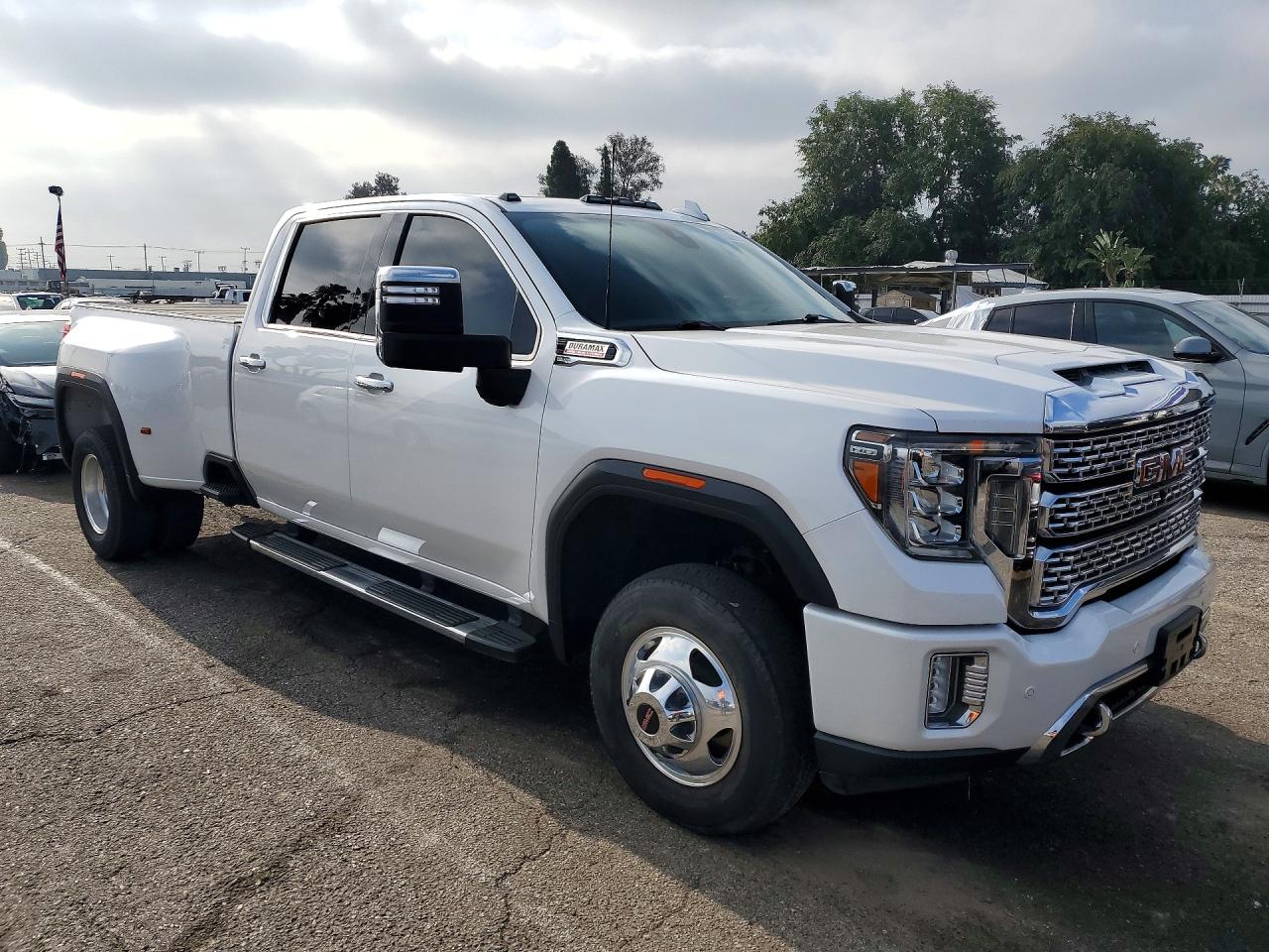 GMC Sierra K3500 Denali