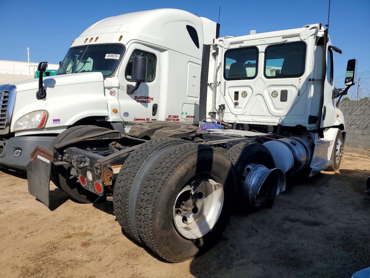Freigliner Cascadia 125