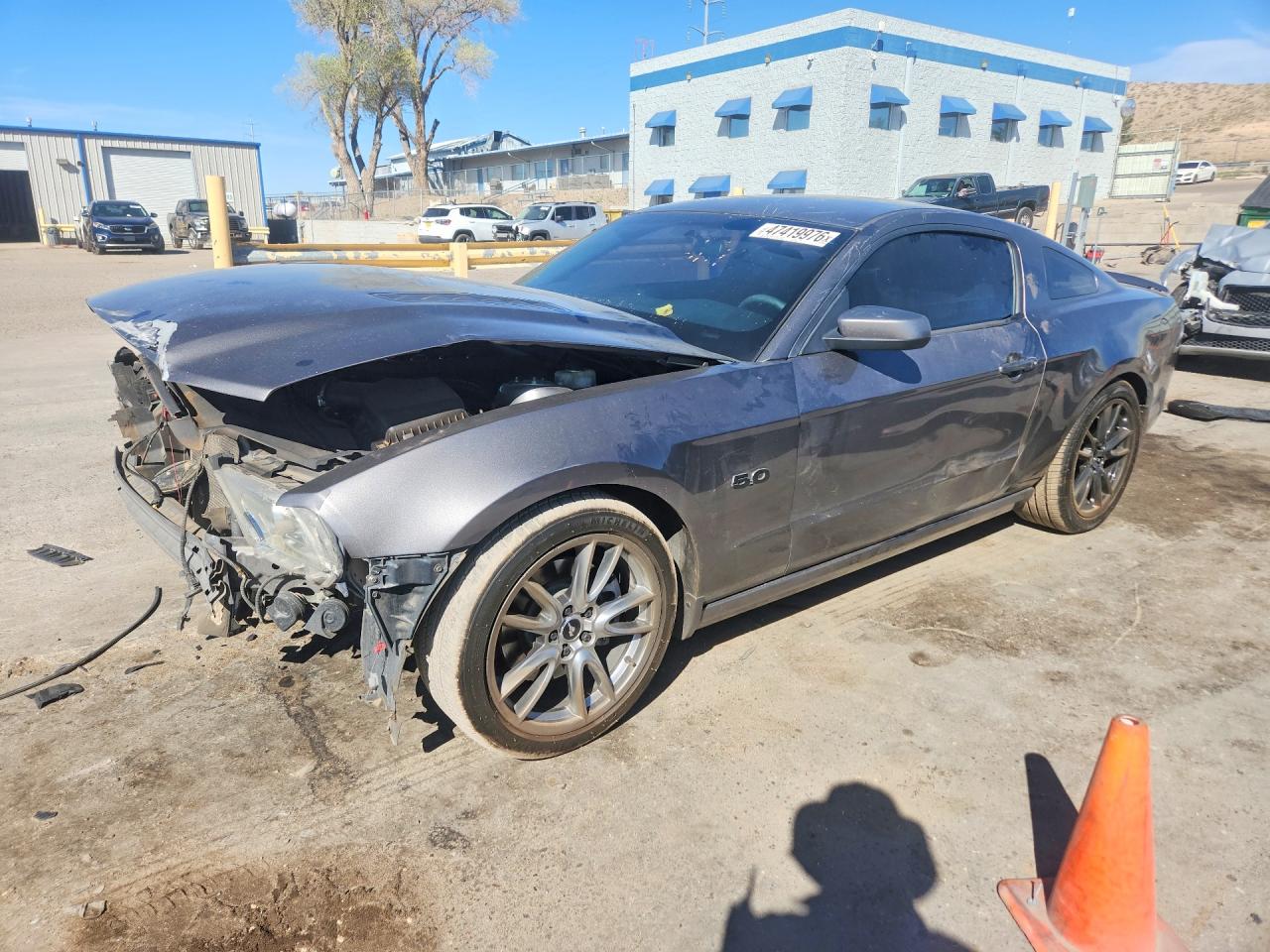 Salvage Ford Mustang Image