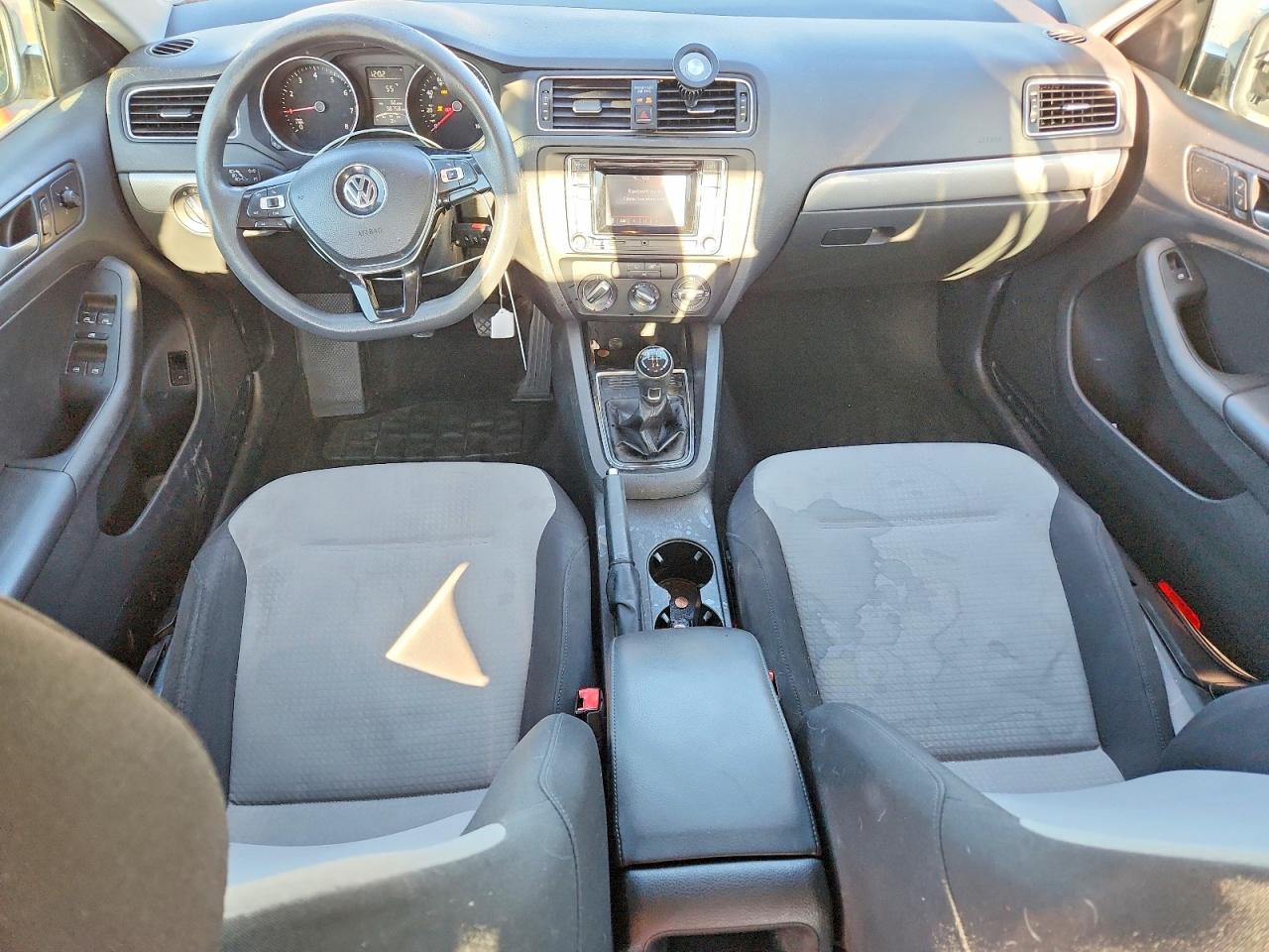 Volkswagen Jetta S