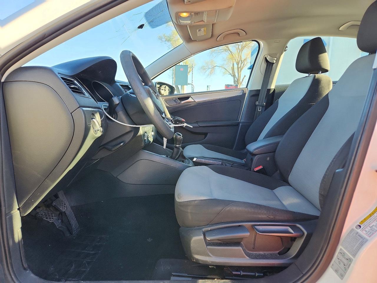 Volkswagen Jetta S