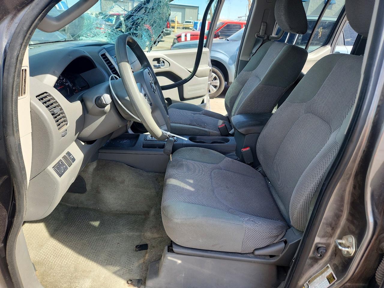 Nissan Frontier Sv