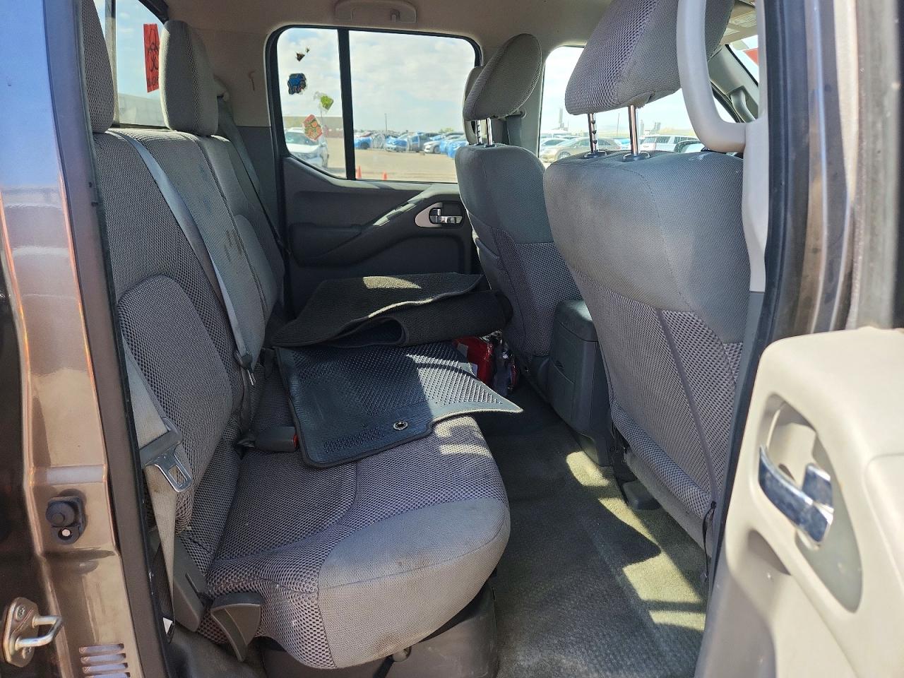 Nissan Frontier Sv