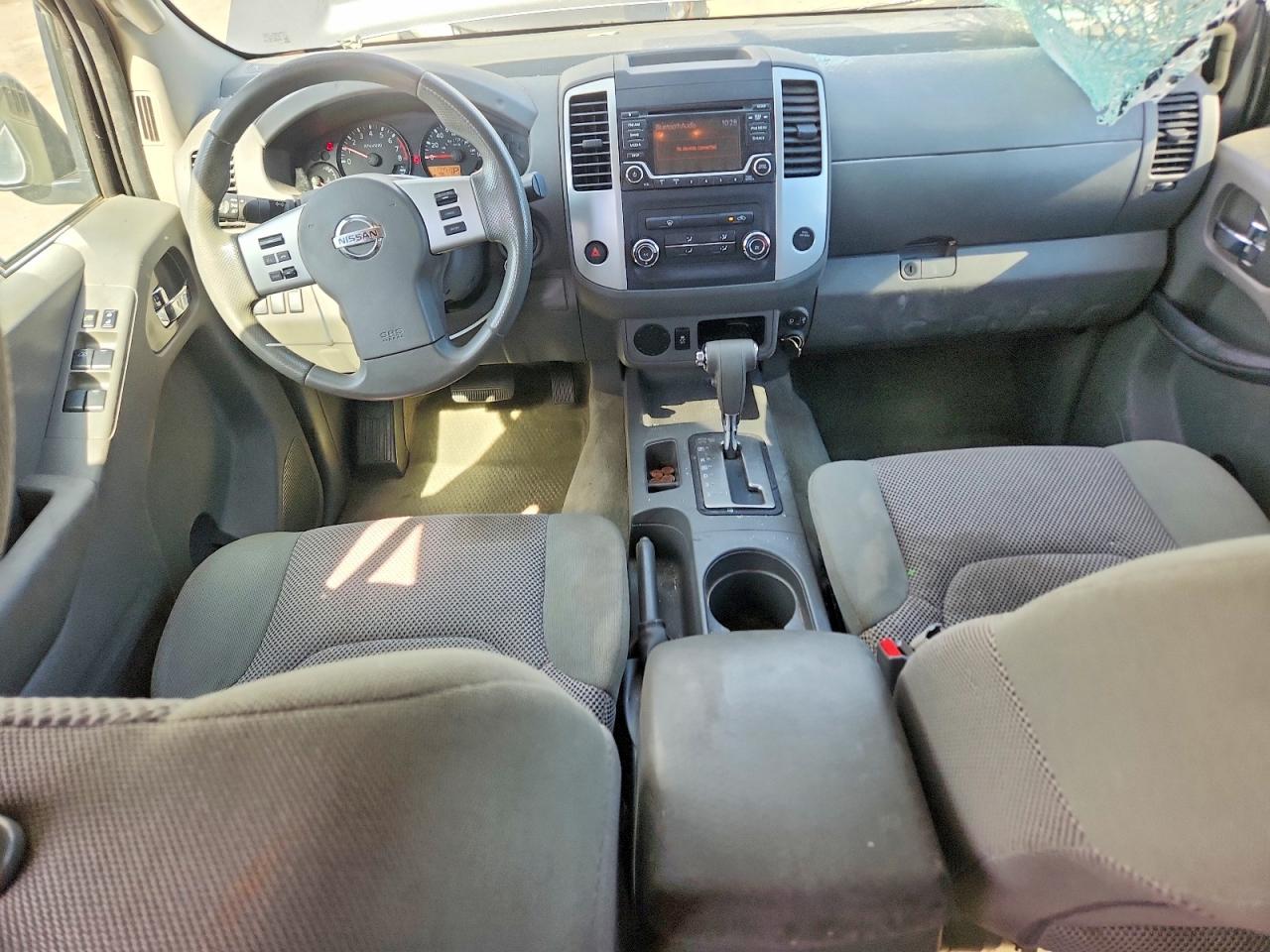 Nissan Frontier Sv