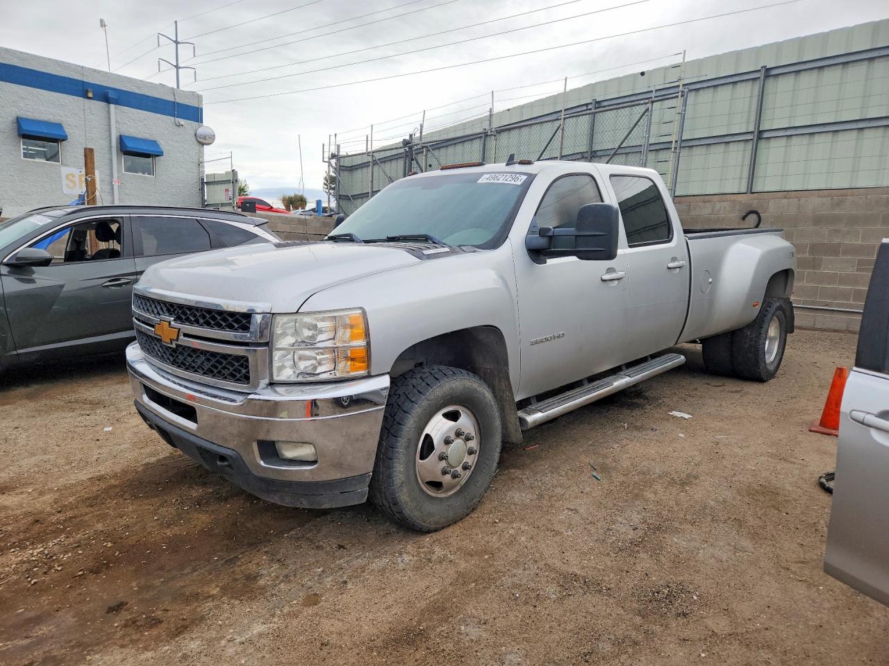 Salvage Chevrolet Silverado Image