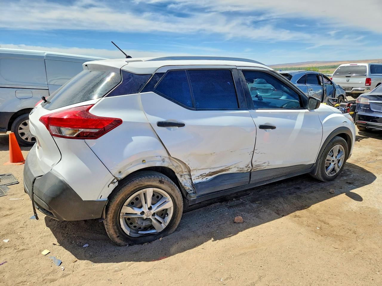 Nissan Kicks S
