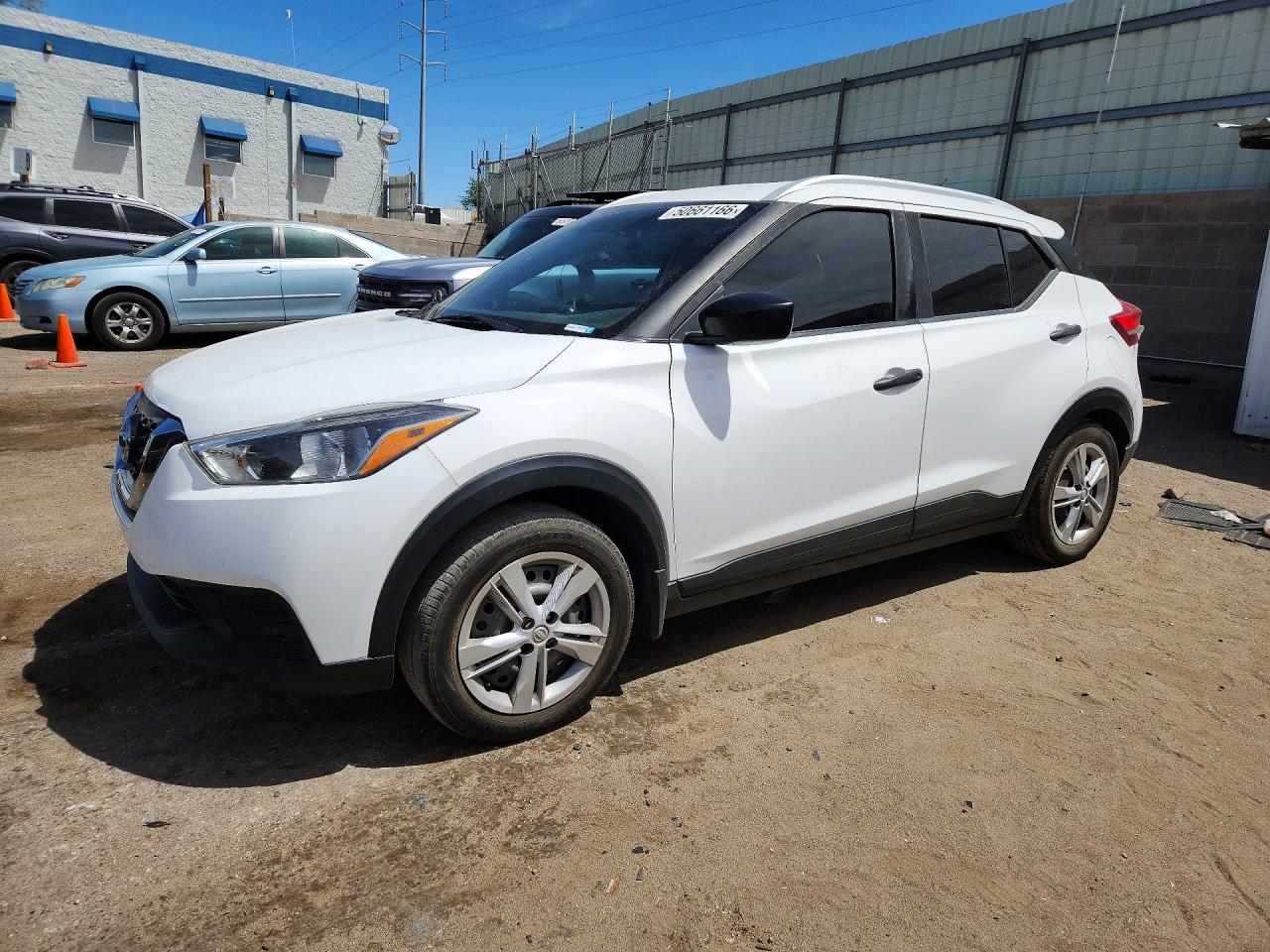 Salvage Nissan Kicks Image