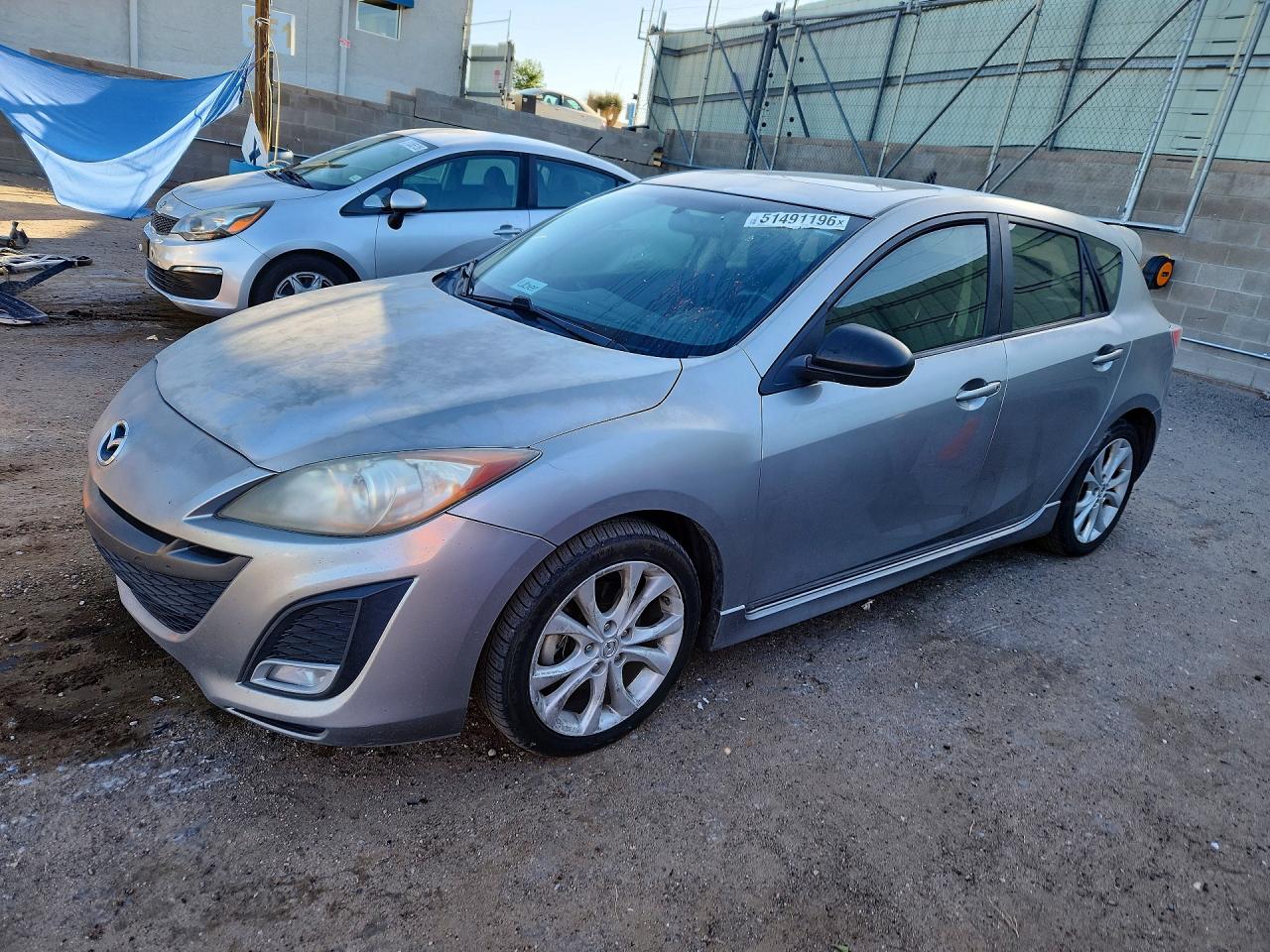 Salvage Mazda Mazda3 Image