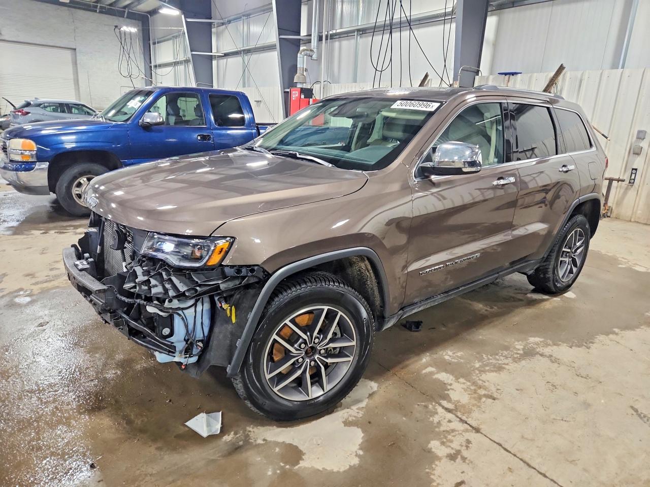 Salvage Jeep Cherokee Image