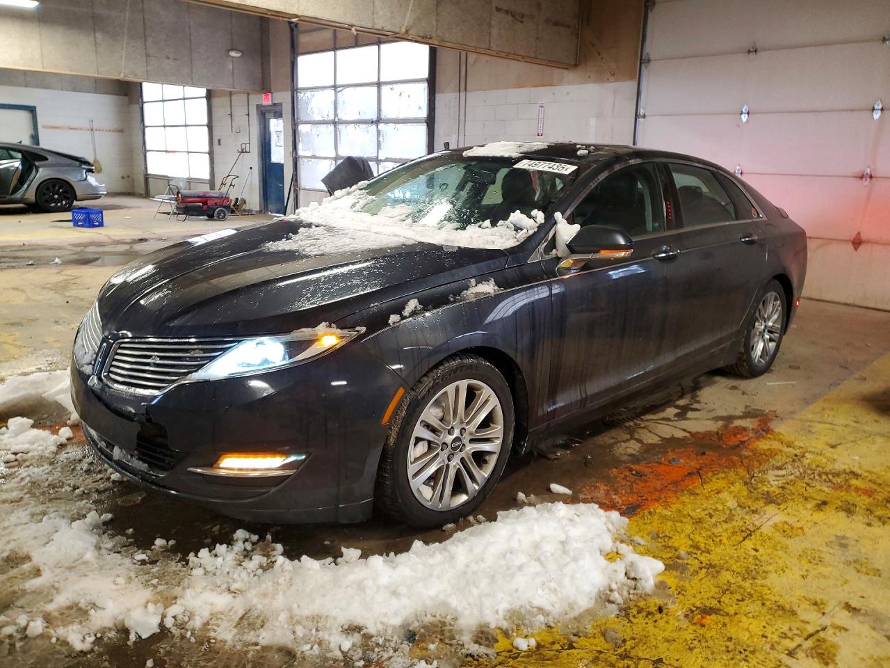 Salvage Lincoln MKZ Image
