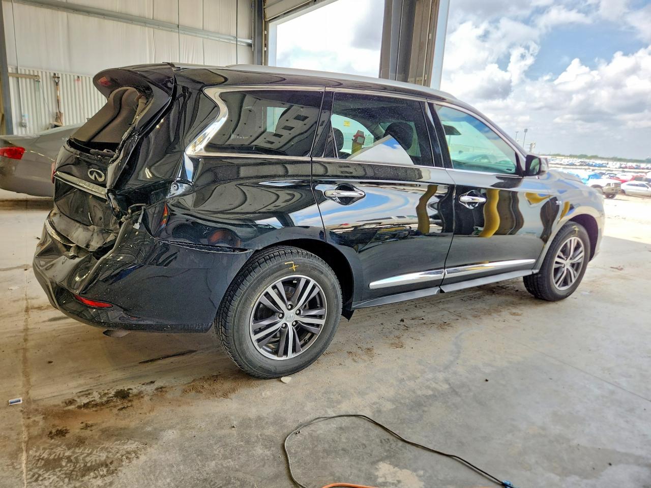 INFINITI Qx Luxe
