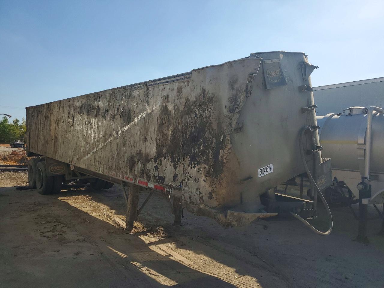 Salvage Mac Trailer Other Image