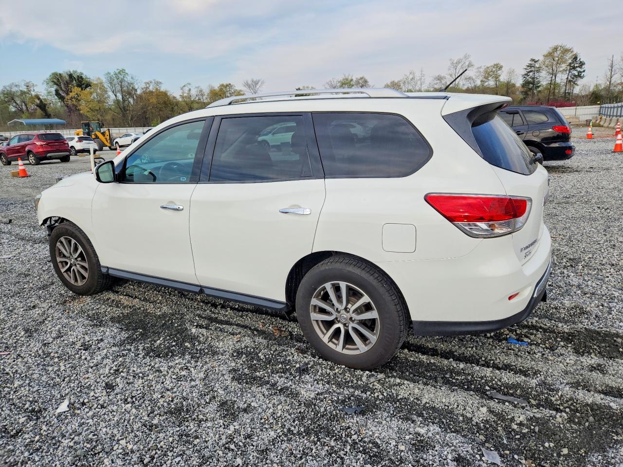 Nissan Pathfinder S