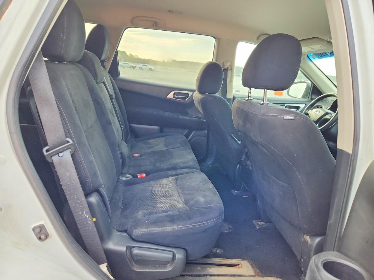 Nissan Pathfinder S