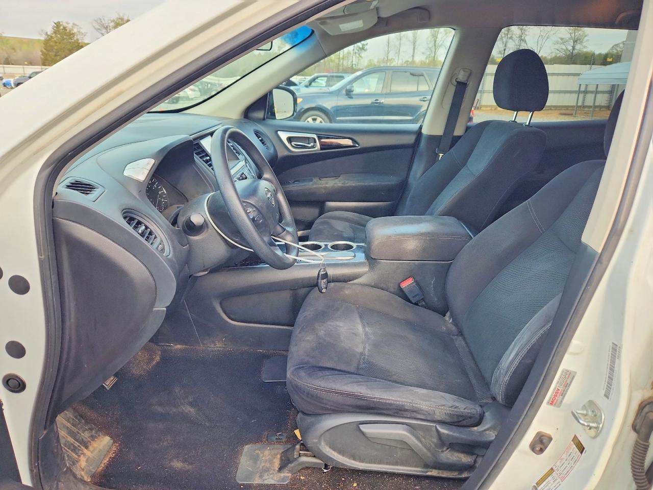 Nissan Pathfinder S