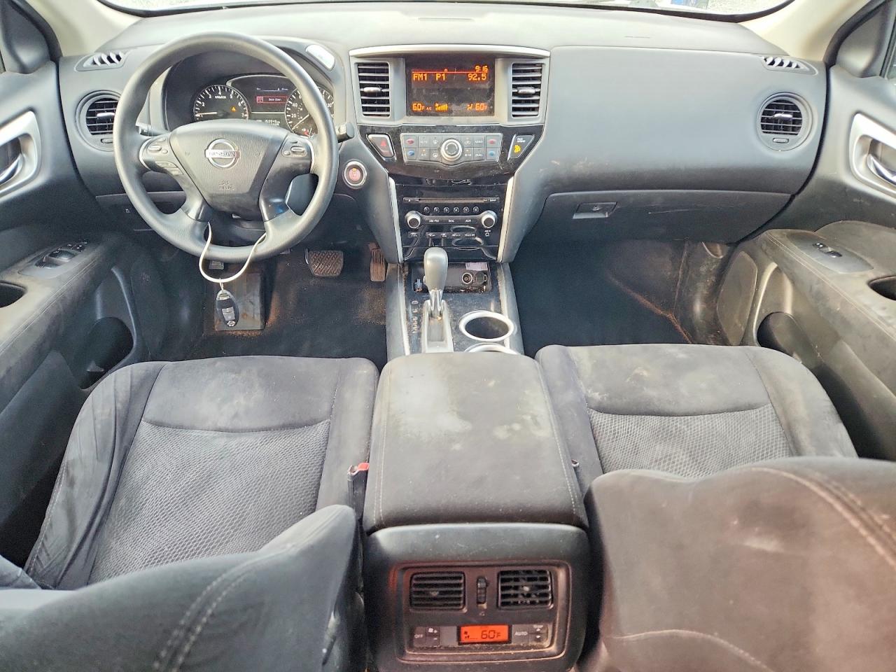 Nissan Pathfinder S