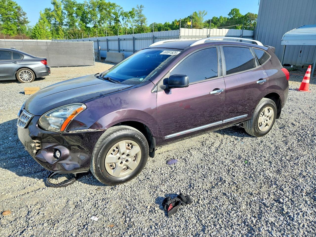 Salvage Nissan Rogue Image